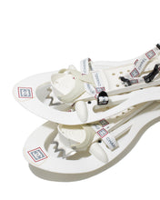 Load image into Gallery viewer, Vintage Chanel Sport Snow Shoes Front Details