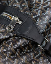 Load image into Gallery viewer, Black Goyard Boeing 65 Zipper detail 