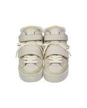 Load image into Gallery viewer, Louis Vuitton Creme Jasper Size LV 6 Front
