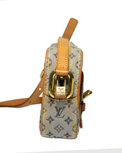 Load image into Gallery viewer, Vintage Louis Vuitton Juliette Mini Lin Denim Crossbody Bag Right Corner 