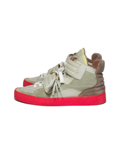 Load image into Gallery viewer, Louis Vuitton Kanye West Sample Patchwork Jaspers Size 9 Left
