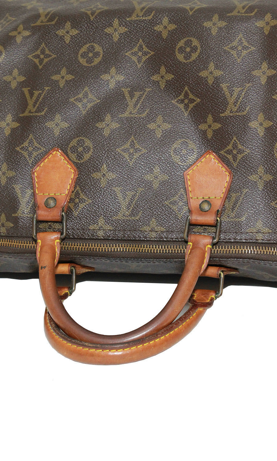 She's 10 years older than me and 1 of 500 — the Speedy 18 released for Louis  Vuitton Japan's 10th anniversary in 1988 (made in France) 🤩🦄 :  r/Louisvuitton