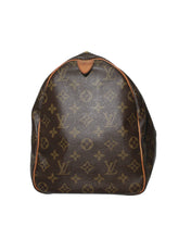 Load image into Gallery viewer, Vintage Louis Vuitton Speedy 40 Handbag MB0950 Left Corner Detail 