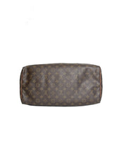 Load image into Gallery viewer, Vintage Louis Vuitton Speedy 40 Handbag 40 V.I. 862 Bottom