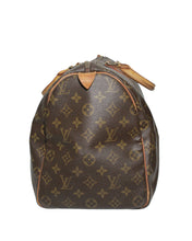 Load image into Gallery viewer, Vintage Louis Vuitton Speedy 40 Handbag 40 V.I. 862 Left Corner Detail