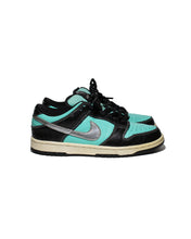 Load image into Gallery viewer, Nike SB Lows Diamond Supply Co. Tiffany Size 7