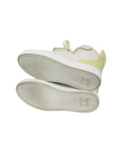 Load image into Gallery viewer, Louis Vuitton Kanye West Creme Jaspers LV 5.5 Bottom Sole View 