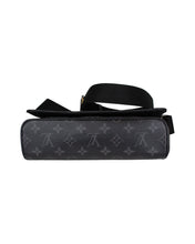 Load image into Gallery viewer, Louis Vuitton District Messenger Black Side Bag Bottom