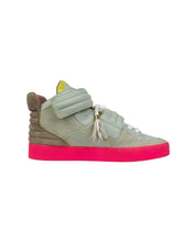 Load image into Gallery viewer, Louis Vuitton Kanye West Patchwork Jaspers Size LV 7.5 Left Inside 