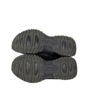 Load image into Gallery viewer, Louis Vuitton Run Away Pulse Sneaker Bottom